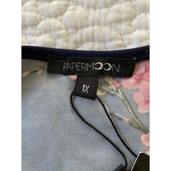 Papermoon Women's NWT 1X Blue Floral Criss-Cross Front Camisole Top Casual​ - Picture 2 of 7